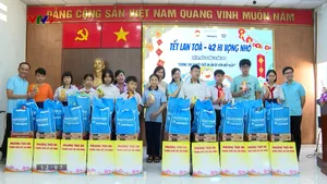 Chăm lo Tết cho những hoàn cảnh khó khăn