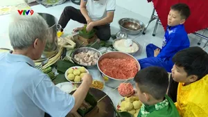 Tết trên quê hương Việt Nam