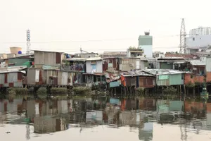 Hơn 73% nhà ven kênh tại TP Hồ Chí Minh xây dựng không phép