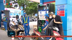 Xem xét kích hoạt các biện pháp bình ổn xăng dầu