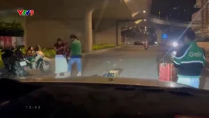 Cảnh báo hành vi côn đồ nơi công cộng