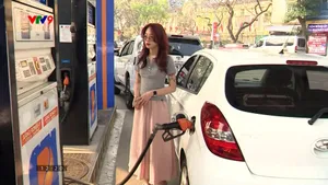 Điều hành giá xăng sát với biến động thế giới