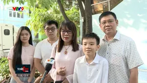 Gia đình 3 thế hệ cùng đi bầu cử