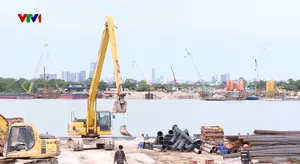 Hàng trăm công nhân tại các dự án giao thông ở Hà Nội thi công xuyên lễ