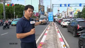 Giao thông khi tổ chức lại vòng xoay Điện Biên Phủ ngày cao điểm