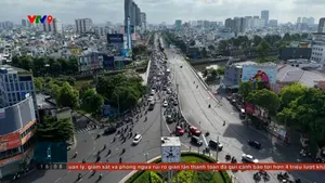 Những bất cập khi tổ chức giao thông vòng xoay Điện Biên Phủ