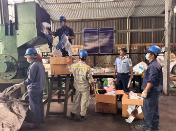 TPHCM tiêu hủy hàng nghìn sản phẩm không đạt chuẩn