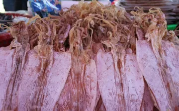 Nhận biết mực khô tẩm hoá chất bằng mẹo cực đơn giản