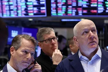 Chứng khoán Mỹ giảm mạnh, Dow Jones mất hơn 400 điểm