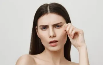 Bài tập 1 phút của người Nhật giúp xóa vết chân chim, bọng mắt