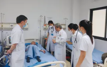 Rơi vào hôn mê sau khi tự uống thuốc điều trị tiểu đường