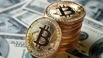 Hai thế cực đối lập giữa bitcoin và USD
