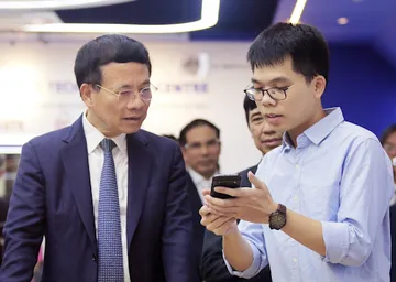 Giáo dục thời đại số: Nghiên cứu và công nghệ là lối ra cho đại học