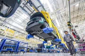 Trung Quốc kiềm chế cuộc chiến giá xe điện