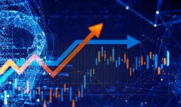 VN-Index thăng hoa tiến thẳng mốc 1.350 điểm