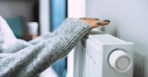 Máy sưởi và cách đối phó ẩm mốc hiệu quả trong mùa thu