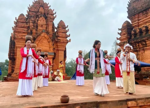 Điều chỉnh thời gian tổ chức Ngày hội Văn hóa dân tộc Chăm lần VI