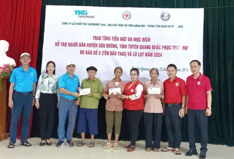 Hội Chữ thập đỏ Việt Nam chia sẻ với người dân bị thiệt hại do bão số 3