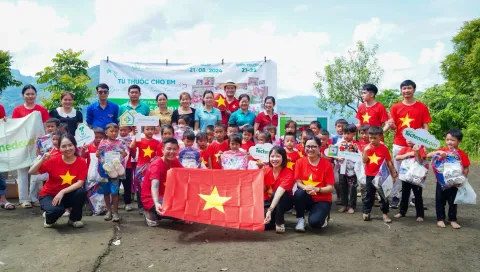 Ước mơ mang hàng ngàn tủ thuốc đến với trẻ em vùng cao