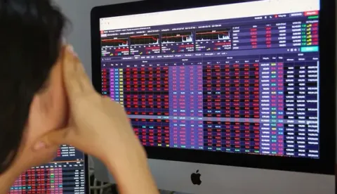 VN-Index “đứt” mạch tăng