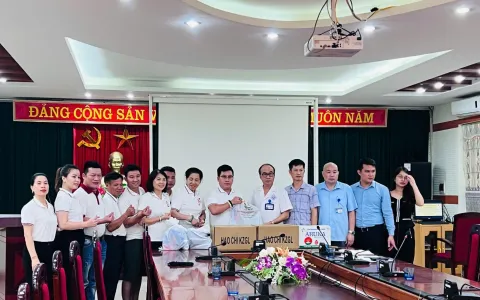 Triệu nụ cười chung tay thắp sáng yêu thương đến bà con vùng lũ