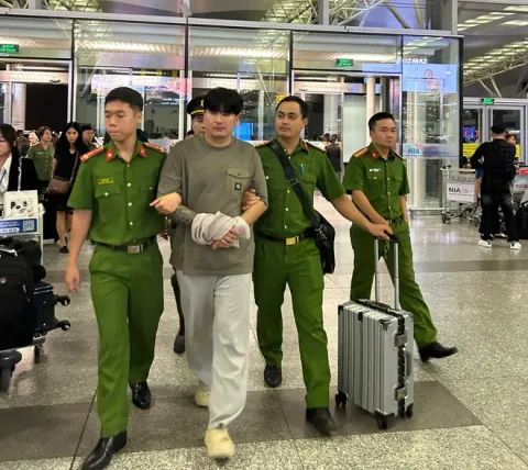 Hà Nội: Bắt kẻ giết người giấu xác vào thùng nhựa phi tang xuống hồ ở Thái Lan