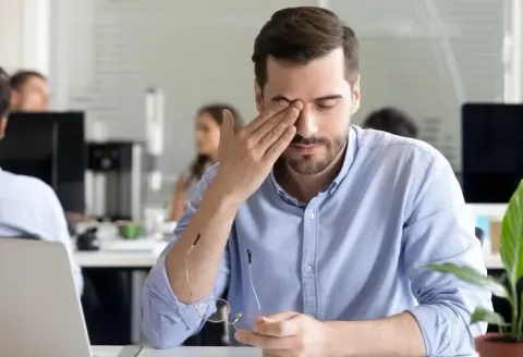 Làm thế nào để xử lý khi bạn cảm thấy kiệt sức ở nơi làm việc?