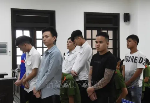 Chém người vì mâu thuẫn trong quán nhậu