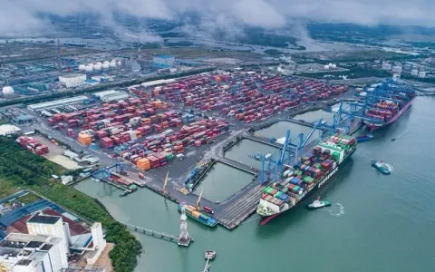 TP. Hồ Chí Minh dẫn đầu cả nước thu ngân sách