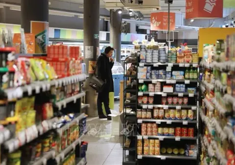 Lạm phát tại Eurozone lần đầu tiên dưới ngưỡng 2% trong hơn 3 năm qua