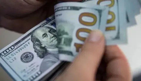 Đồng USD hướng tới mức tăng hàng tuần lớn nhất kể từ tháng 4