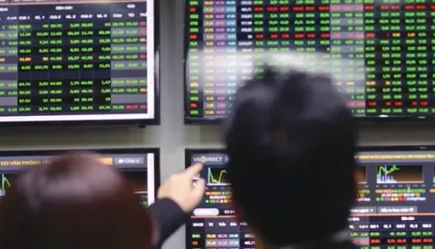 VN-Index bứt tốc vượt mốc 1.280 điểm