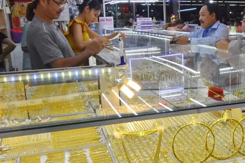 Vàng miếng SJC lập đỉnh mới, chạm mốc 88 triệu đồng/lượng