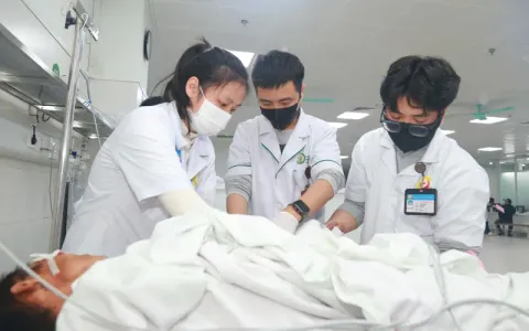 Vụ tai nạn giao thông tại Sơn La: Bệnh viện Hữu nghị Việt đức hội chẩn cấp cứu từ xa, tiếp nhận điều trị bệnh nhân