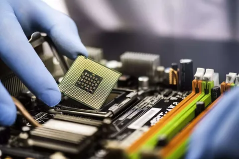 Các công ty sản xuất chip Trung Quốc đạt doanh thu cao kỷ lục