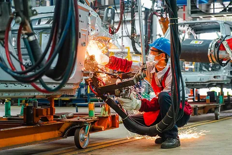Quyết tâm phấn đấu tăng trưởng kinh tế năm 2025 đạt 8,3 - 8,5%