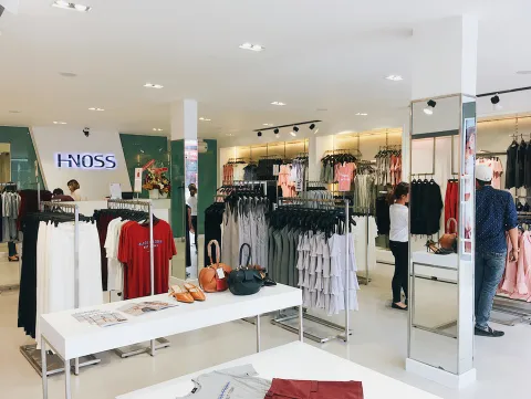Thương hiệu thời trang Việt ngày càng teo tóp