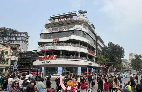 Từ 7/4, Hà Nội rào chắn khu vực tòa nhà 'Hàm cá mập'