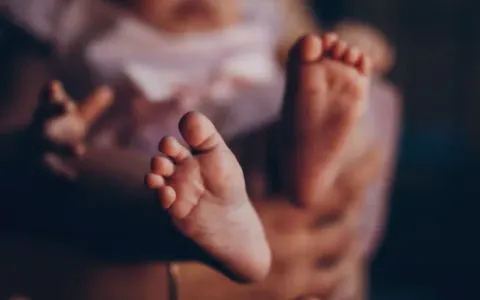 Kháng sinh làm giảm hiệu quả vaccine với trẻ sơ sinh