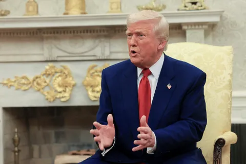 Tổng thống Donald Trump không dừng áp thuế nhưng hướng tới đàm phán với các nước