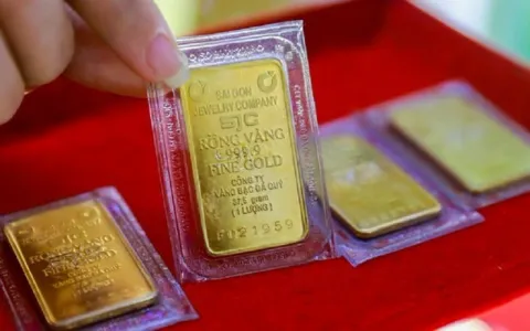 Giá vàng ngày 12/4: Chênh lệch mua - bán hơn 3,5 triệu đồng/lượng