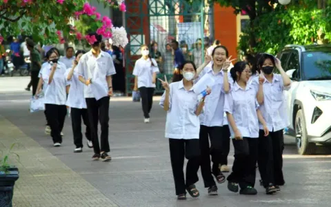 Cần thêm 8.200 tỷ đồng để miễn học phí cho học sinh cả nước từ năm học 2025 - 2026