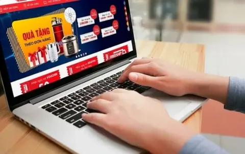 Sàn thương mại tăng phí, nhà bán hàng xoay sở đa dạng kênh bán