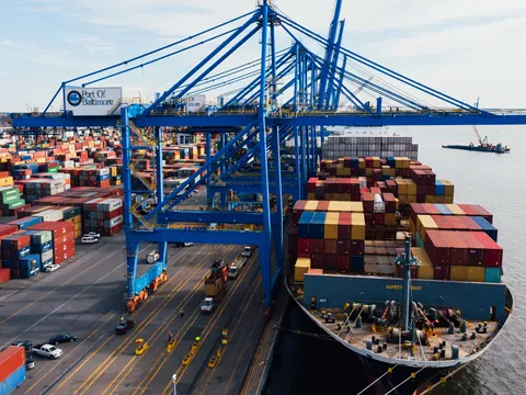 Việt Nam trước áp lực thuế quan: Biến thách thức thành cơ hội!