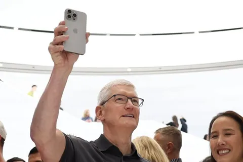 Apple "dứt áo" khỏi Trung Quốc: Vì sao chọn Việt Nam làm "miền đất hứa"?