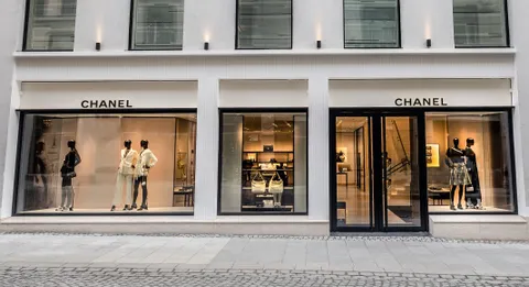 Chanel Chơi Lớn: Tăng Hơn 50% Đầu Tư Để Thống Lĩnh Thị Trường Bất Động Sản Cao Cấp