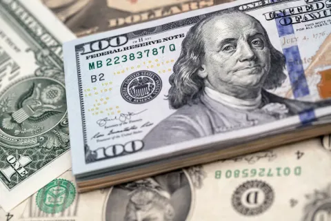 Tỷ giá chạm trần, vọt lên 26.242 VND/USD