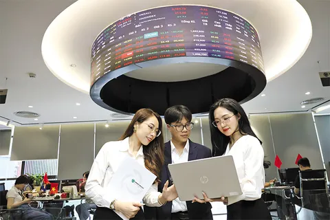 Cổ phiếu ngân hàng: Vẫn chịu áp lực nhưng nền định giá thấp mở ra cơ hội mới