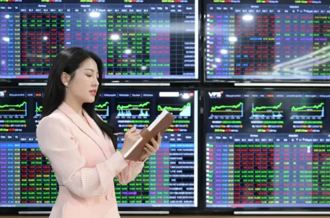 VN-Index biến động nhẹ, giữ vững vùng giá cao