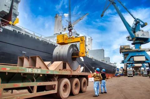 Thị trường thép Việt Nam đối mặt thách thức mới từ quy định nhập khẩu nghiêm ngặt của Anh